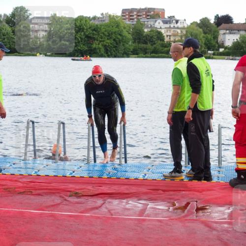 16.06.2024 - 7 Türme Triathlon KatJ http://msf.ph/oto/6315433 16.06.2024 11:24:26 Schwimmen 161, 257 meine-sportfotos.de