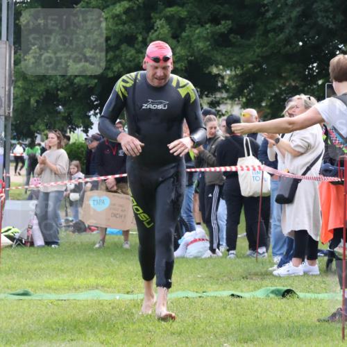 16.06.2024 - 26. Vierlanden-Triathlon Lena Gebhardt http://msf.ph/oto/6315434 16.06.2024 09:49:25 Schwimmen 27, 139, 174, 27, 139, 174 meine-sportfotos.de