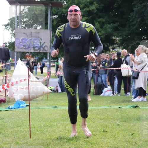 16.06.2024 - 26. Vierlanden-Triathlon Lena Gebhardt http://msf.ph/oto/6315440 16.06.2024 09:49:28 Schwimmen 27, 139, 174, 27, 139, 174 meine-sportfotos.de