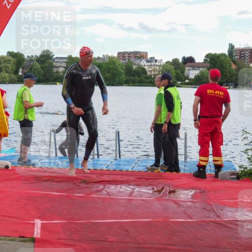 16.06.2024 - 7 Türme Triathlon KatJ http://msf.ph/oto/6315460 16.06.2024 11:24:30 Schwimmen 161, 257 meine-sportfotos.de