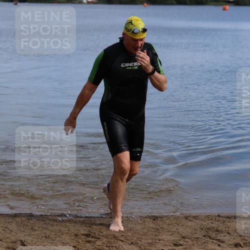16.06.2024 - 26. Vierlanden-Triathlon Strokosch-Dieckow http://msf.ph/oto/6315467 16.06.2024 10:01:12 Schwimmen 149, 218, 149, 218 meine-sportfotos.de