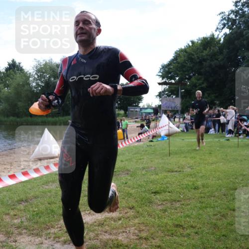 16.06.2024 - 26. Vierlanden-Triathlon Lena Gebhardt http://msf.ph/oto/6315468 16.06.2024 09:49:32 Schwimmen 27, 139, 27, 139 meine-sportfotos.de