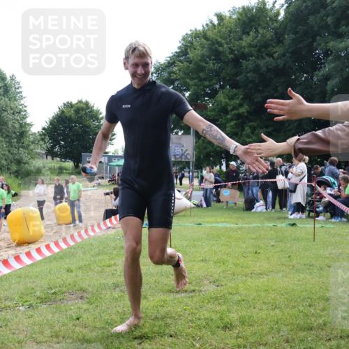 16.06.2024 - 26. Vierlanden-Triathlon Lena Gebhardt http://msf.ph/oto/6315481 16.06.2024 09:49:35 Schwimmen 27, 139, 165, 27, 139, 165 meine-sportfotos.de