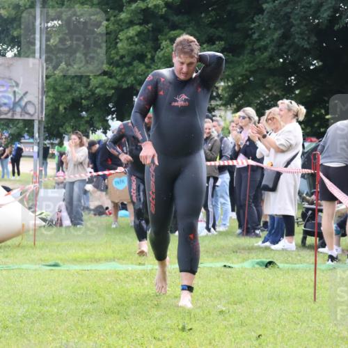 16.06.2024 - 26. Vierlanden-Triathlon Lena Gebhardt http://msf.ph/oto/6315494 16.06.2024 09:49:49 Schwimmen 77, 165, 77, 165 meine-sportfotos.de