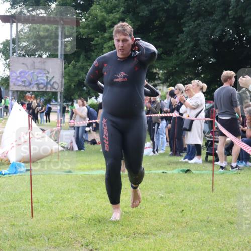 16.06.2024 - 26. Vierlanden-Triathlon Lena Gebhardt http://msf.ph/oto/6315501 16.06.2024 09:49:50 Schwimmen 77, 165, 77, 165 meine-sportfotos.de