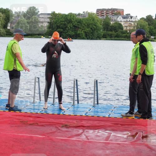 16.06.2024 - 7 Türme Triathlon KatJ http://msf.ph/oto/6315502 16.06.2024 11:24:33 Schwimmen 161, 257 meine-sportfotos.de