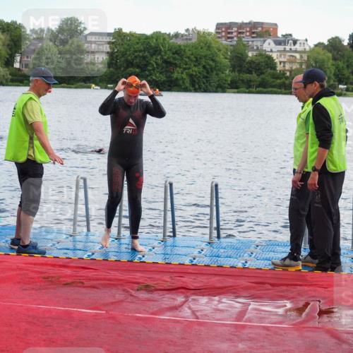 16.06.2024 - 7 Türme Triathlon KatJ http://msf.ph/oto/6315510 16.06.2024 11:24:33 Schwimmen 161, 257 meine-sportfotos.de