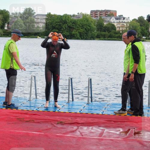16.06.2024 - 7 Türme Triathlon KatJ http://msf.ph/oto/6315513 16.06.2024 11:24:34 Schwimmen 161, 257 meine-sportfotos.de