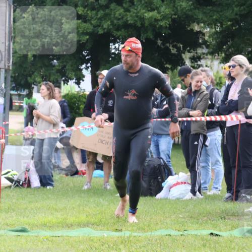16.06.2024 - 26. Vierlanden-Triathlon Lena Gebhardt http://msf.ph/oto/6315538 16.06.2024 09:50:08 Schwimmen 79, 79 meine-sportfotos.de