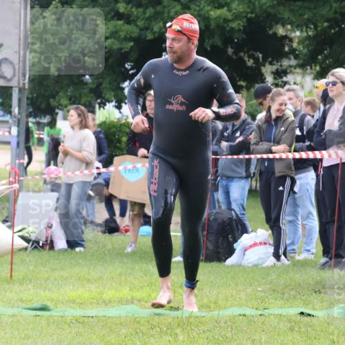 16.06.2024 - 26. Vierlanden-Triathlon Lena Gebhardt http://msf.ph/oto/6315540 16.06.2024 09:50:09 Schwimmen 79, 79 meine-sportfotos.de