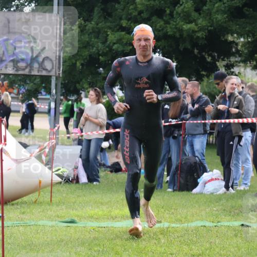 16.06.2024 - 26. Vierlanden-Triathlon Lena Gebhardt http://msf.ph/oto/6315567 16.06.2024 09:50:30 Schwimmen 11, 11 meine-sportfotos.de