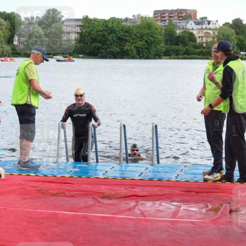 16.06.2024 - 7 Türme Triathlon KatJ http://msf.ph/oto/6315572 16.06.2024 11:25:11 Schwimmen 265, 276 meine-sportfotos.de