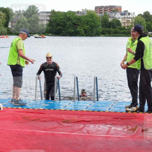 16.06.2024 - 7 Türme Triathlon KatJ http://msf.ph/oto/6315575 16.06.2024 11:25:12 Schwimmen 265, 276 meine-sportfotos.de