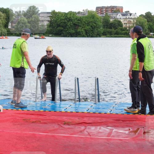 16.06.2024 - 7 Türme Triathlon KatJ http://msf.ph/oto/6315579 16.06.2024 11:25:12 Schwimmen 265, 276 meine-sportfotos.de