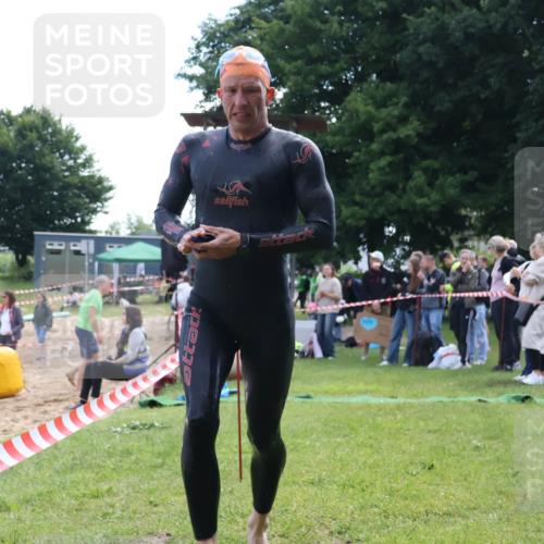 16.06.2024 - 26. Vierlanden-Triathlon Lena Gebhardt http://msf.ph/oto/6315583 16.06.2024 09:50:33 Schwimmen 11, 11 meine-sportfotos.de