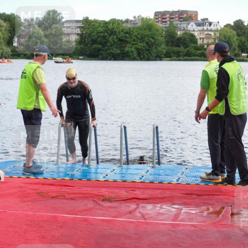 16.06.2024 - 7 Türme Triathlon KatJ http://msf.ph/oto/6315592 16.06.2024 11:25:13 Schwimmen 265, 276 meine-sportfotos.de