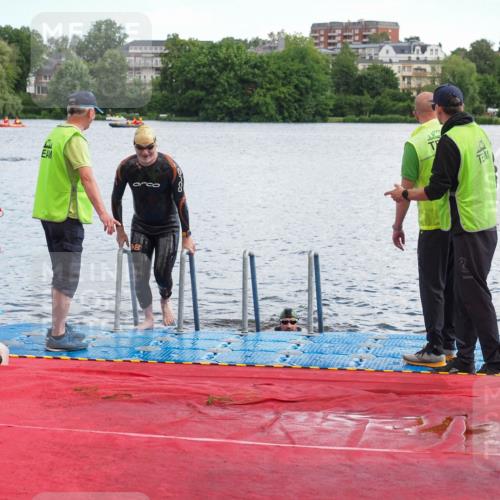 16.06.2024 - 7 Türme Triathlon KatJ http://msf.ph/oto/6315594 16.06.2024 11:25:13 Schwimmen 265, 276 meine-sportfotos.de