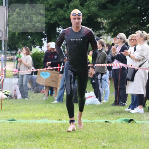 16.06.2024 - 26. Vierlanden-Triathlon Lena Gebhardt http://msf.ph/oto/6315601 16.06.2024 09:51:03 Schwimmen 2, 2 meine-sportfotos.de