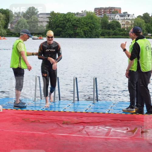 16.06.2024 - 7 Türme Triathlon KatJ http://msf.ph/oto/6315606 16.06.2024 11:25:14 Schwimmen 265, 276 meine-sportfotos.de