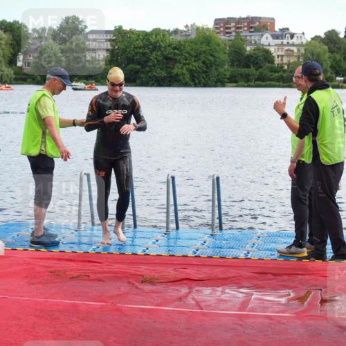 16.06.2024 - 7 Türme Triathlon KatJ http://msf.ph/oto/6315607 16.06.2024 11:25:14 Schwimmen 265, 276 meine-sportfotos.de