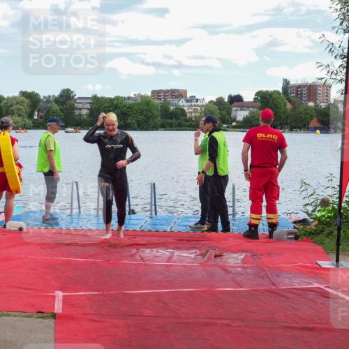16.06.2024 - 7 Türme Triathlon KatJ http://msf.ph/oto/6315611 16.06.2024 11:25:16 Schwimmen 265, 276 meine-sportfotos.de