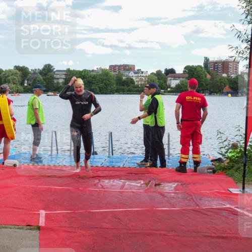 16.06.2024 - 7 Türme Triathlon KatJ http://msf.ph/oto/6315616 16.06.2024 11:25:16 Schwimmen 265, 276 meine-sportfotos.de