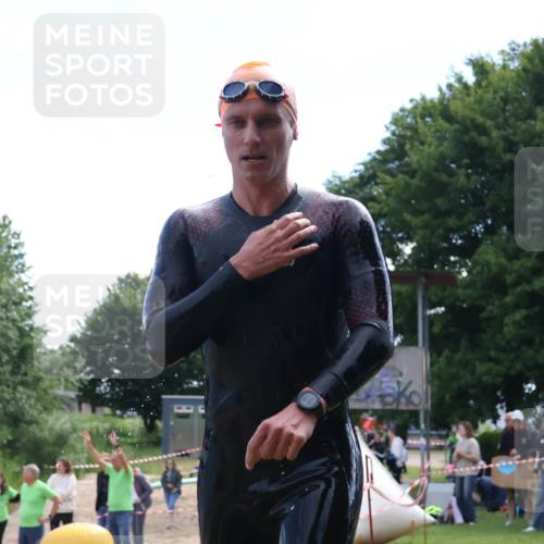 16.06.2024 - 26. Vierlanden-Triathlon Lena Gebhardt http://msf.ph/oto/6315623 16.06.2024 09:51:06 Schwimmen 2, 2 meine-sportfotos.de