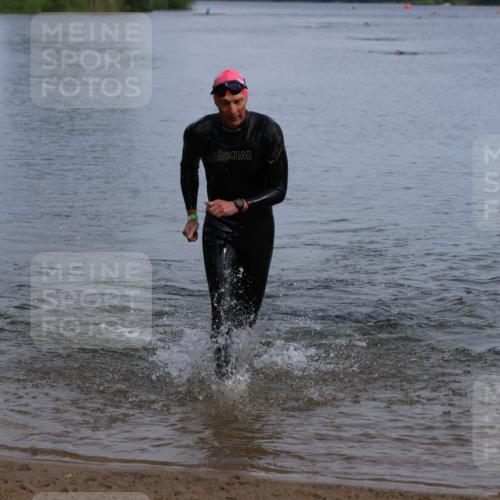 16.06.2024 - 26. Vierlanden-Triathlon Strokosch-Dieckow http://msf.ph/oto/6315624 16.06.2024 10:01:20 Schwimmen 149, 209, 218, 149, 209, 218 meine-sportfotos.de