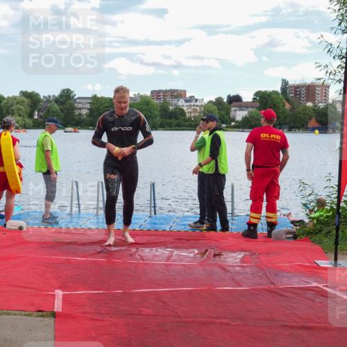 16.06.2024 - 7 Türme Triathlon KatJ http://msf.ph/oto/6315629 16.06.2024 11:25:17 Schwimmen 265, 276 meine-sportfotos.de