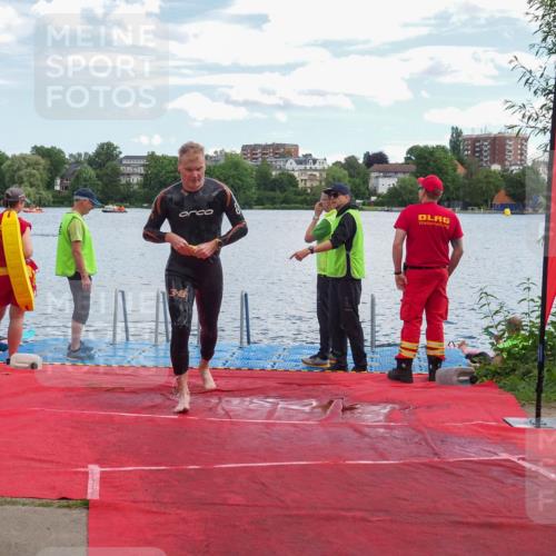 16.06.2024 - 7 Türme Triathlon KatJ http://msf.ph/oto/6315631 16.06.2024 11:25:17 Schwimmen 265, 276 meine-sportfotos.de