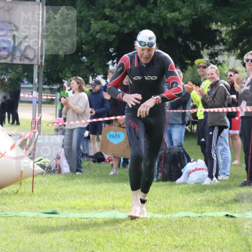 16.06.2024 - 26. Vierlanden-Triathlon Lena Gebhardt http://msf.ph/oto/6315633 16.06.2024 09:51:29 Schwimmen 19, 140, 19, 140 meine-sportfotos.de