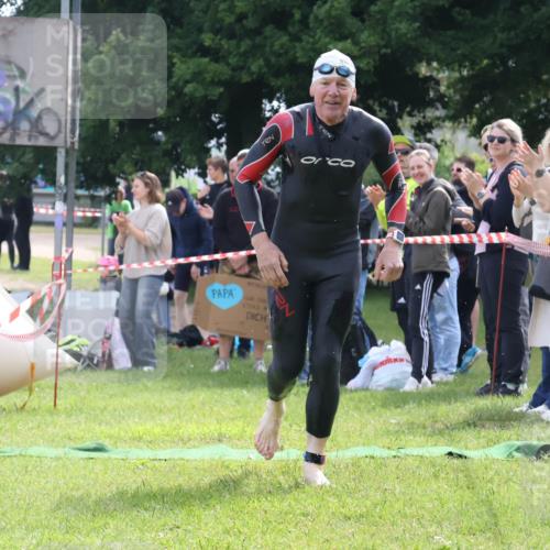 16.06.2024 - 26. Vierlanden-Triathlon Lena Gebhardt http://msf.ph/oto/6315637 16.06.2024 09:51:29 Schwimmen 19, 140, 19, 140 meine-sportfotos.de