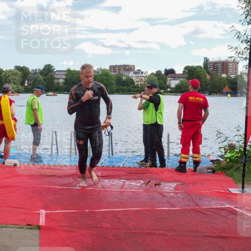 16.06.2024 - 7 Türme Triathlon KatJ http://msf.ph/oto/6315639 16.06.2024 11:25:17 Schwimmen 265, 276 meine-sportfotos.de