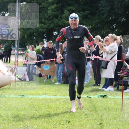 16.06.2024 - 26. Vierlanden-Triathlon Lena Gebhardt http://msf.ph/oto/6315646 16.06.2024 09:51:30 Schwimmen 19, 140, 19, 140 meine-sportfotos.de