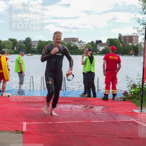 16.06.2024 - 7 Türme Triathlon KatJ http://msf.ph/oto/6315649 16.06.2024 11:25:18 Schwimmen 265, 276 meine-sportfotos.de