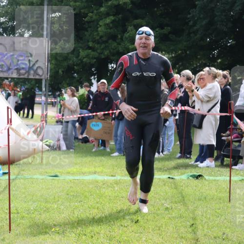 16.06.2024 - 26. Vierlanden-Triathlon Lena Gebhardt http://msf.ph/oto/6315650 16.06.2024 09:51:30 Schwimmen 19, 140, 19, 140 meine-sportfotos.de