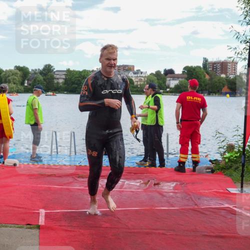 16.06.2024 - 7 Türme Triathlon KatJ http://msf.ph/oto/6315658 16.06.2024 11:25:18 Schwimmen 265, 276 meine-sportfotos.de