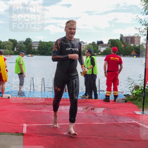 16.06.2024 - 7 Türme Triathlon KatJ http://msf.ph/oto/6315661 16.06.2024 11:25:18 Schwimmen 265, 276 meine-sportfotos.de