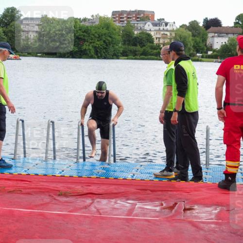 16.06.2024 - 7 Türme Triathlon KatJ http://msf.ph/oto/6315676 16.06.2024 11:25:21 Schwimmen 265, 276 meine-sportfotos.de