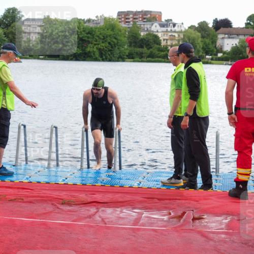 16.06.2024 - 7 Türme Triathlon KatJ http://msf.ph/oto/6315693 16.06.2024 11:25:21 Schwimmen 265, 276 meine-sportfotos.de