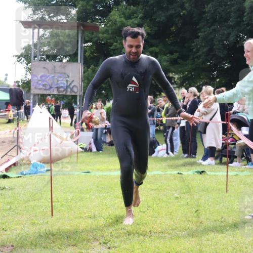 16.06.2024 - 26. Vierlanden-Triathlon Lena Gebhardt http://msf.ph/oto/6315697 16.06.2024 09:51:43 Schwimmen 63, 140, 63, 140 meine-sportfotos.de
