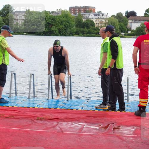 16.06.2024 - 7 Türme Triathlon KatJ http://msf.ph/oto/6315699 16.06.2024 11:25:22 Schwimmen 265, 276 meine-sportfotos.de