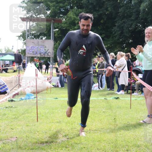 16.06.2024 - 26. Vierlanden-Triathlon Lena Gebhardt http://msf.ph/oto/6315701 16.06.2024 09:51:44 Schwimmen 63, 140, 63, 140 meine-sportfotos.de