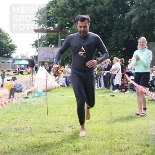 16.06.2024 - 26. Vierlanden-Triathlon Lena Gebhardt http://msf.ph/oto/6315703 16.06.2024 09:51:44 Schwimmen 63, 140, 63, 140 meine-sportfotos.de