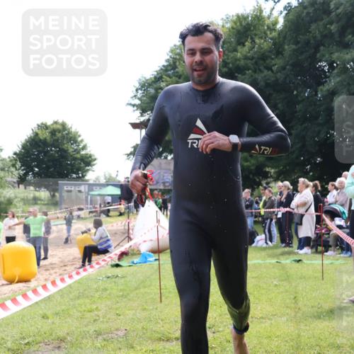 16.06.2024 - 26. Vierlanden-Triathlon Lena Gebhardt http://msf.ph/oto/6315711 16.06.2024 09:51:45 Schwimmen 63, 140, 63, 140 meine-sportfotos.de