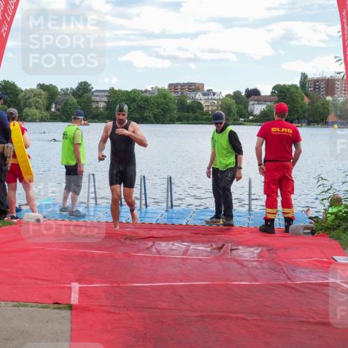 16.06.2024 - 7 Türme Triathlon KatJ http://msf.ph/oto/6315712 16.06.2024 11:25:24 Schwimmen 265, 276 meine-sportfotos.de