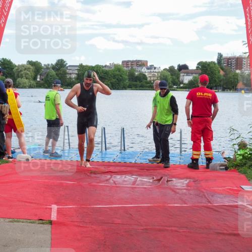 16.06.2024 - 7 Türme Triathlon KatJ http://msf.ph/oto/6315717 16.06.2024 11:25:24 Schwimmen 265, 276 meine-sportfotos.de
