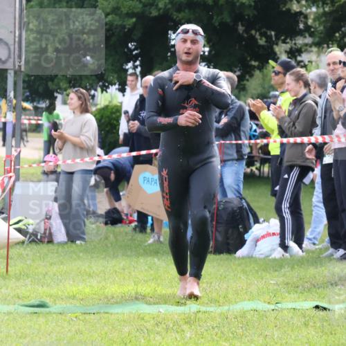 16.06.2024 - 26. Vierlanden-Triathlon Lena Gebhardt http://msf.ph/oto/6315719 16.06.2024 09:51:53 Schwimmen 63, 63 meine-sportfotos.de