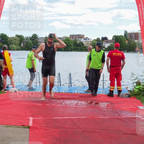 16.06.2024 - 7 Türme Triathlon KatJ http://msf.ph/oto/6315725 16.06.2024 11:25:25 Schwimmen 265, 276 meine-sportfotos.de