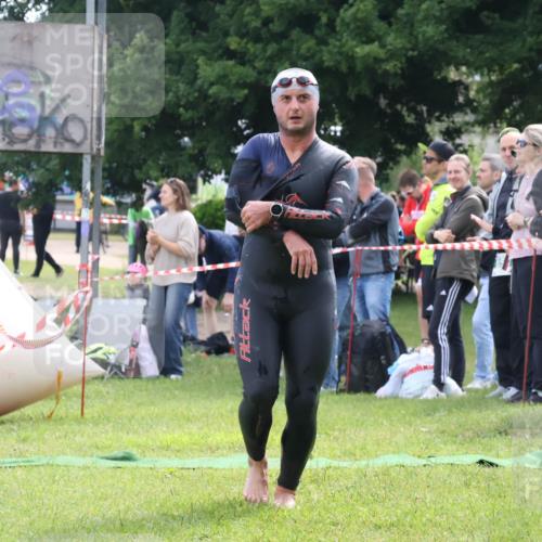 16.06.2024 - 26. Vierlanden-Triathlon Lena Gebhardt http://msf.ph/oto/6315726 16.06.2024 09:51:55 Schwimmen 63, 63 meine-sportfotos.de